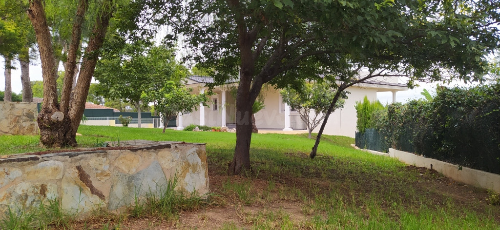 Casa-Chalet de Obra Nueva en Venta en Picassent Valencia
