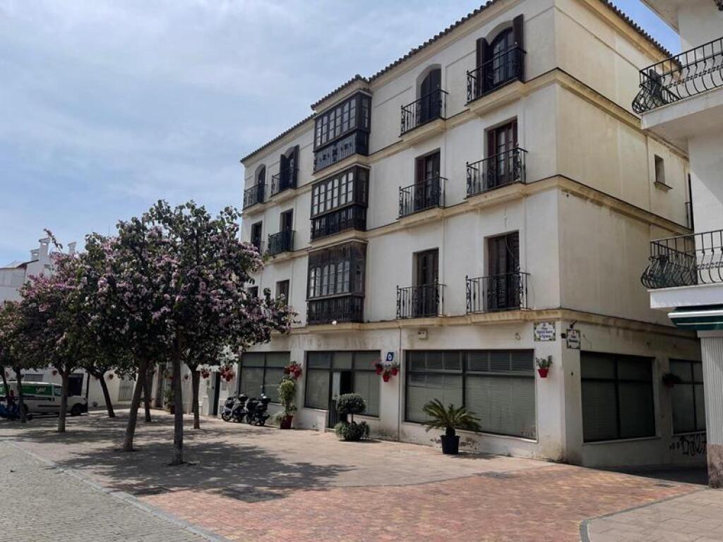 ¡INVERSORES, OPORTUNIDAD EN PLENO CENTRO DE ESTEPONA! NO LO DUDEN!!