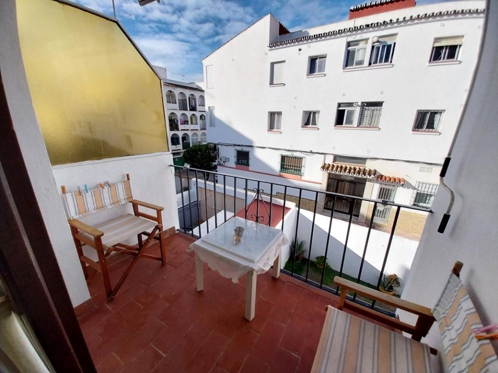SE VENDE CASA EN PLENO CENTRO DE NUESTRA BELLA CIUDAD DE ESTEPONA