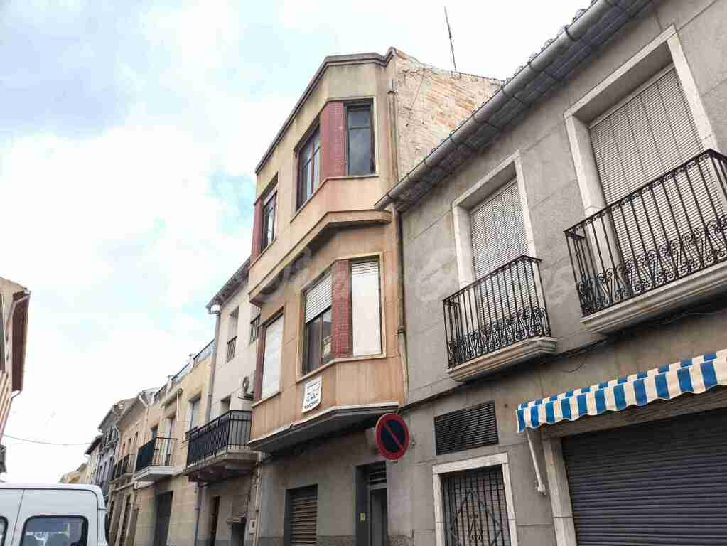 Adosada en Venta en Pinoso Alicante