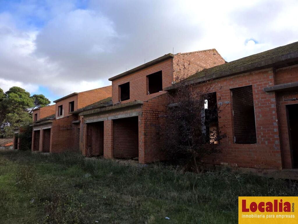 OBRA PARADA ADOSADOS CON VISTAS CASTRONUEVO DE ESGUEVA