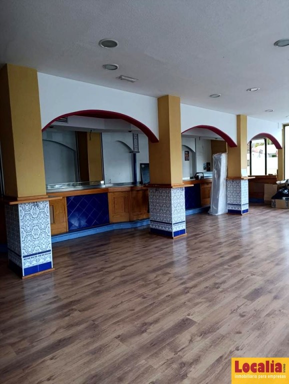 Amplio local con licencia restauración, Palencia