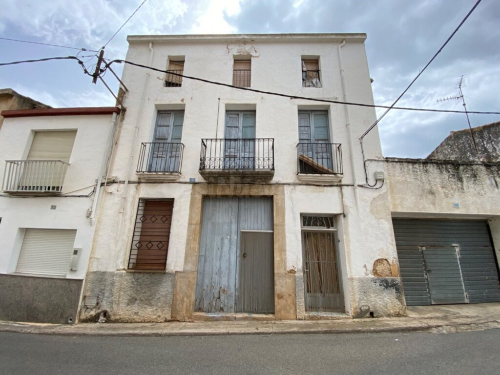 Casa señorial con gran jardín en La Galera