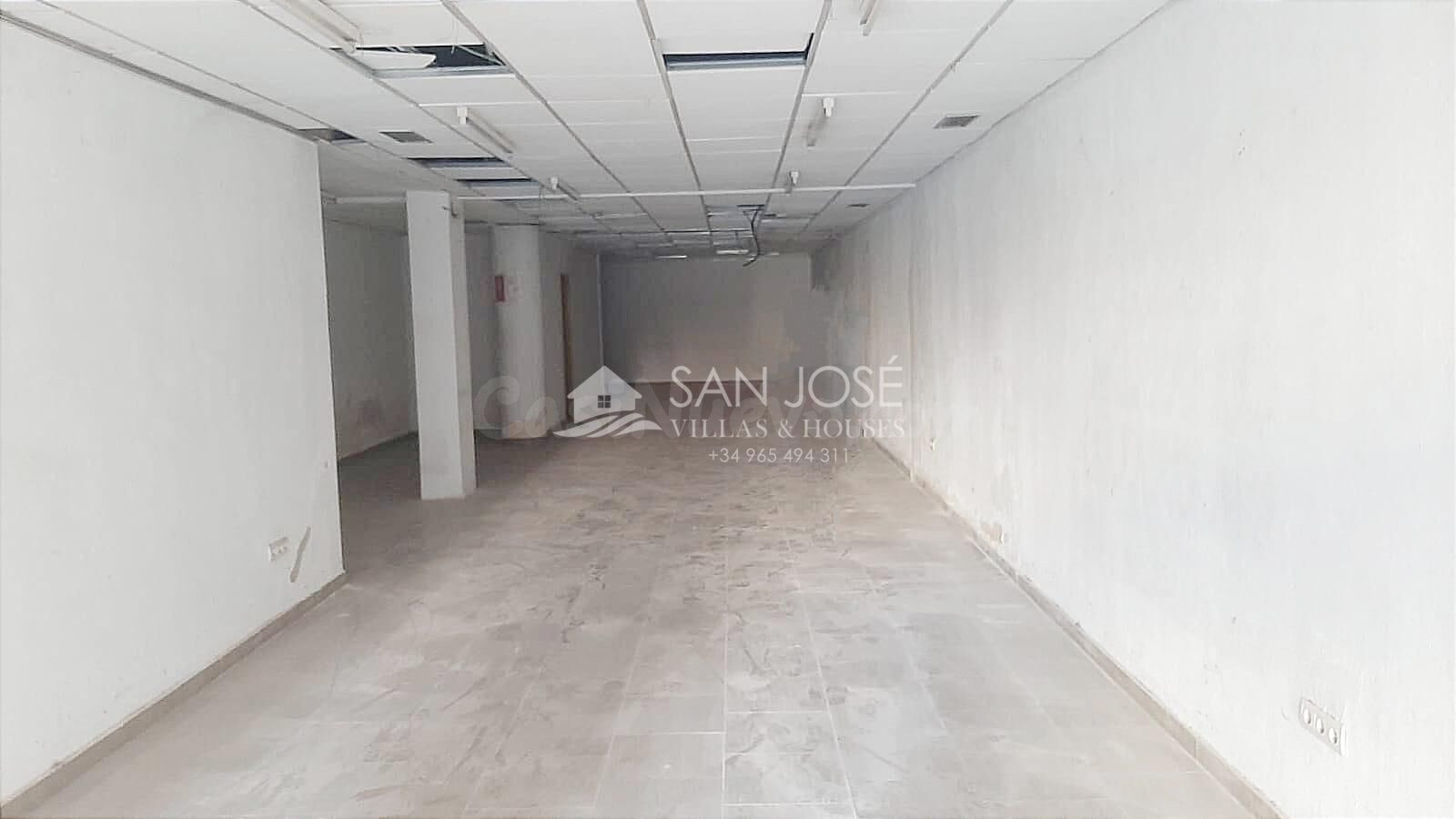 SE VENDE O ALQUILA LOCAL CENTRICO EN ELCHE