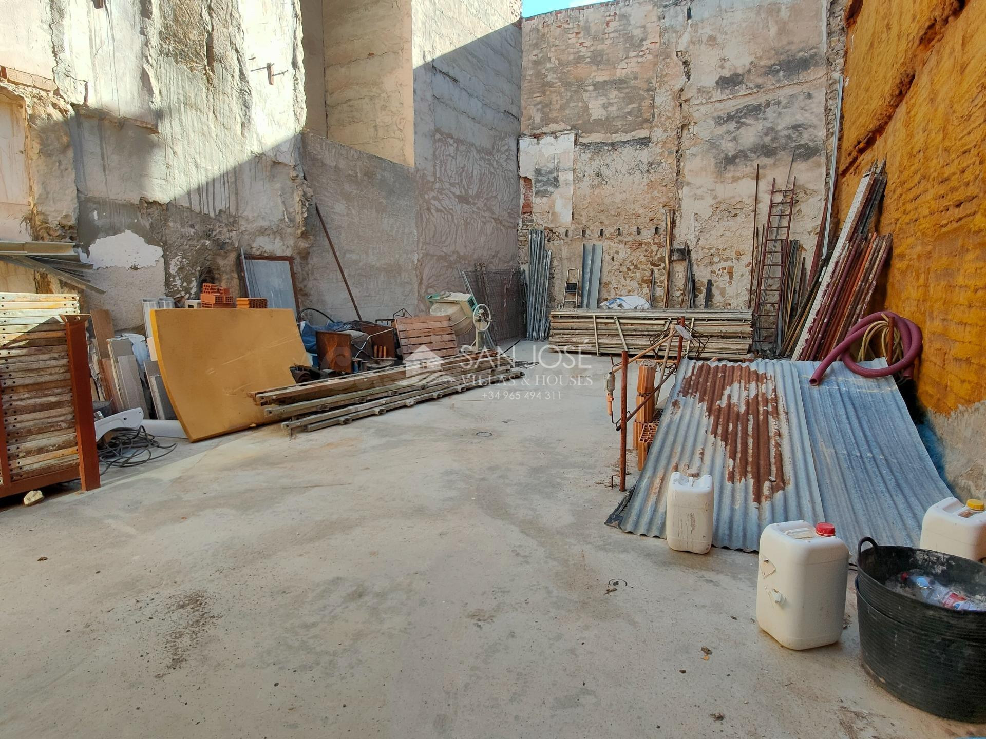 SE VENDE SOLAR URBANO EN EL CENTRO DE ASPE