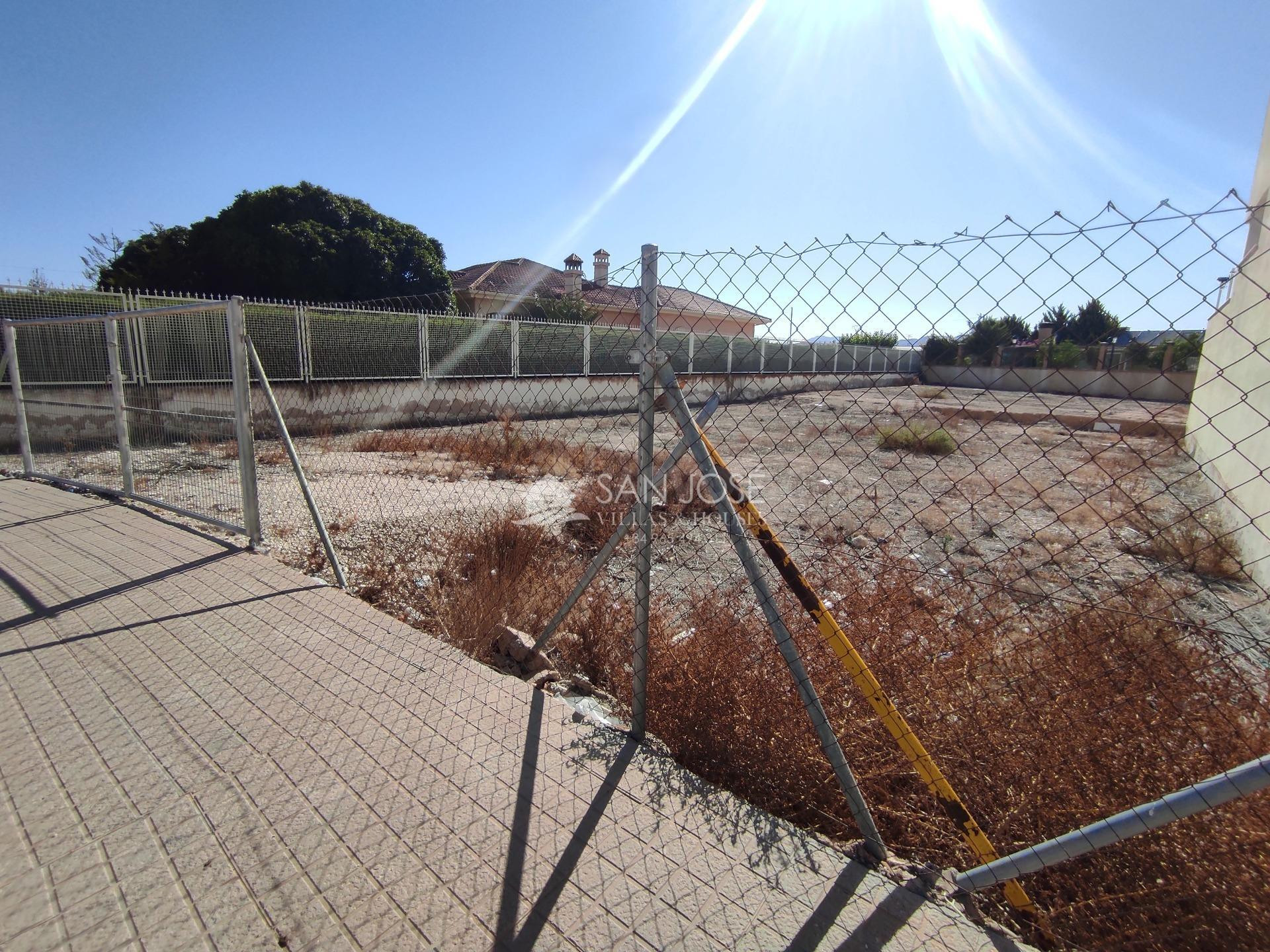 SE VENDE TERRENO URBANO EN MONFORTE DEL CID.