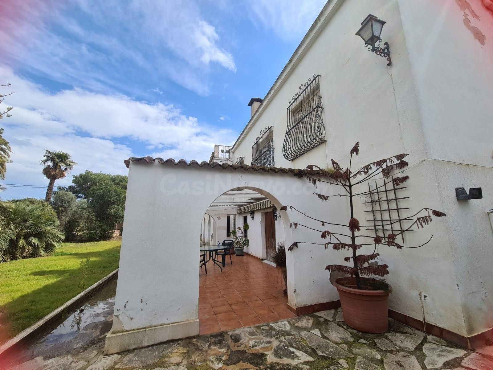 SE VENDE CHALET EN MUY BUENA ZONA CON PARCELA A 5 MINUTOS DE - foto 5