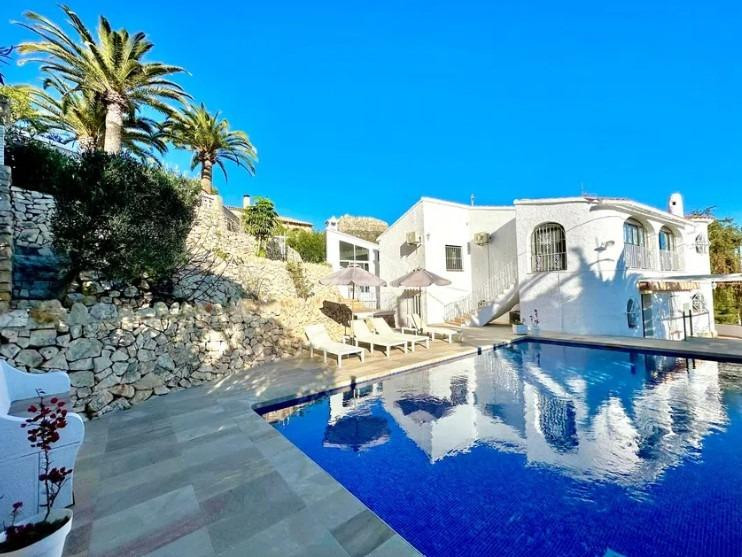 ✓Villa con Piscina y Vistas al Mar en Calpe, Costa Blanca.