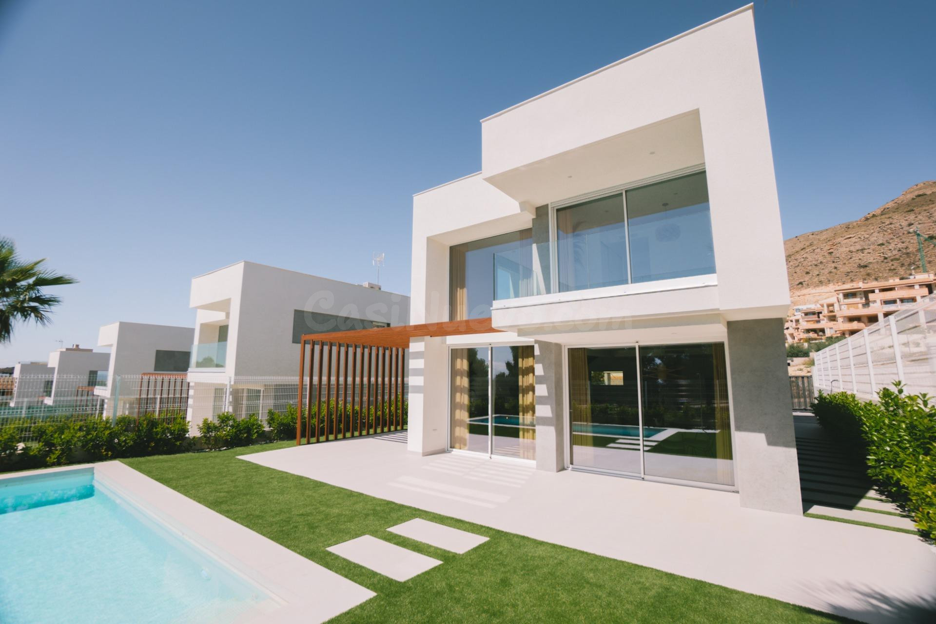 Villas nuevas con vista al mar
