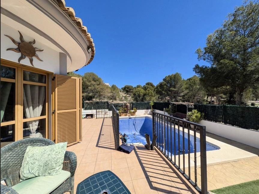 Finestrat. Casa con piscina y parcela (cl)