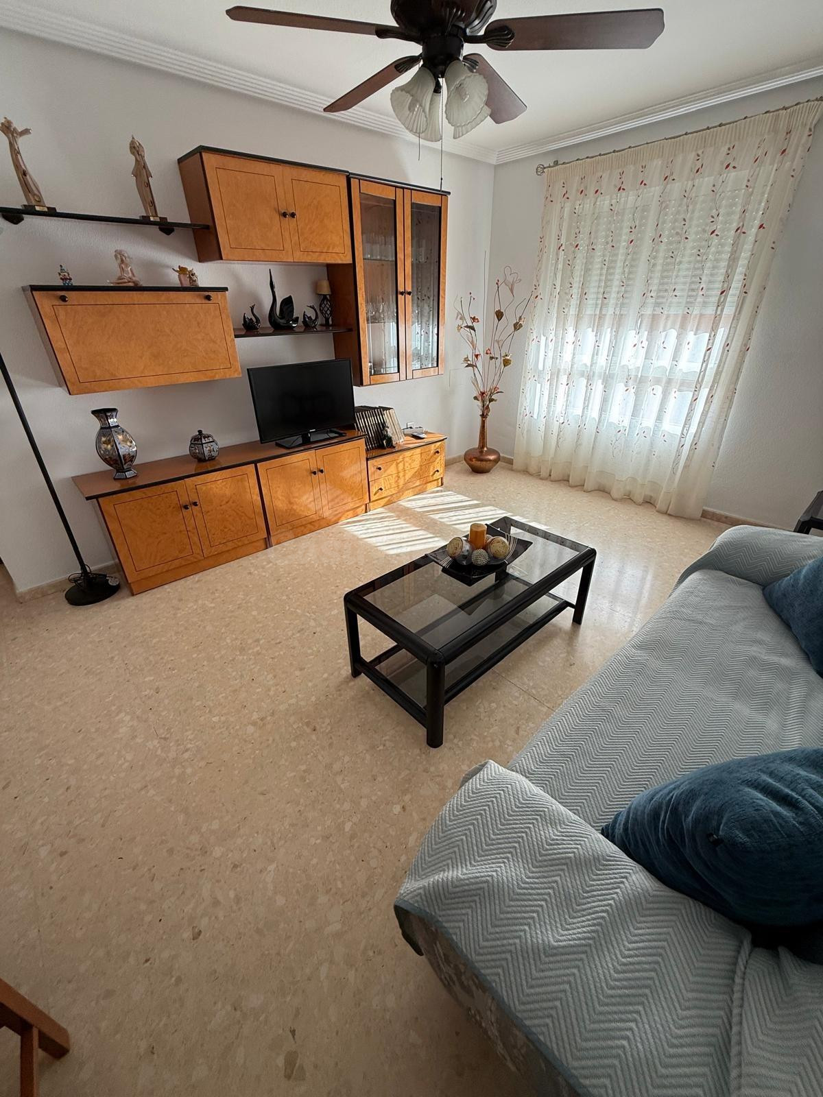 ¡Oportunidad única en Elche! Piso seminuevo en Carrus por solo 155,000€ ✨