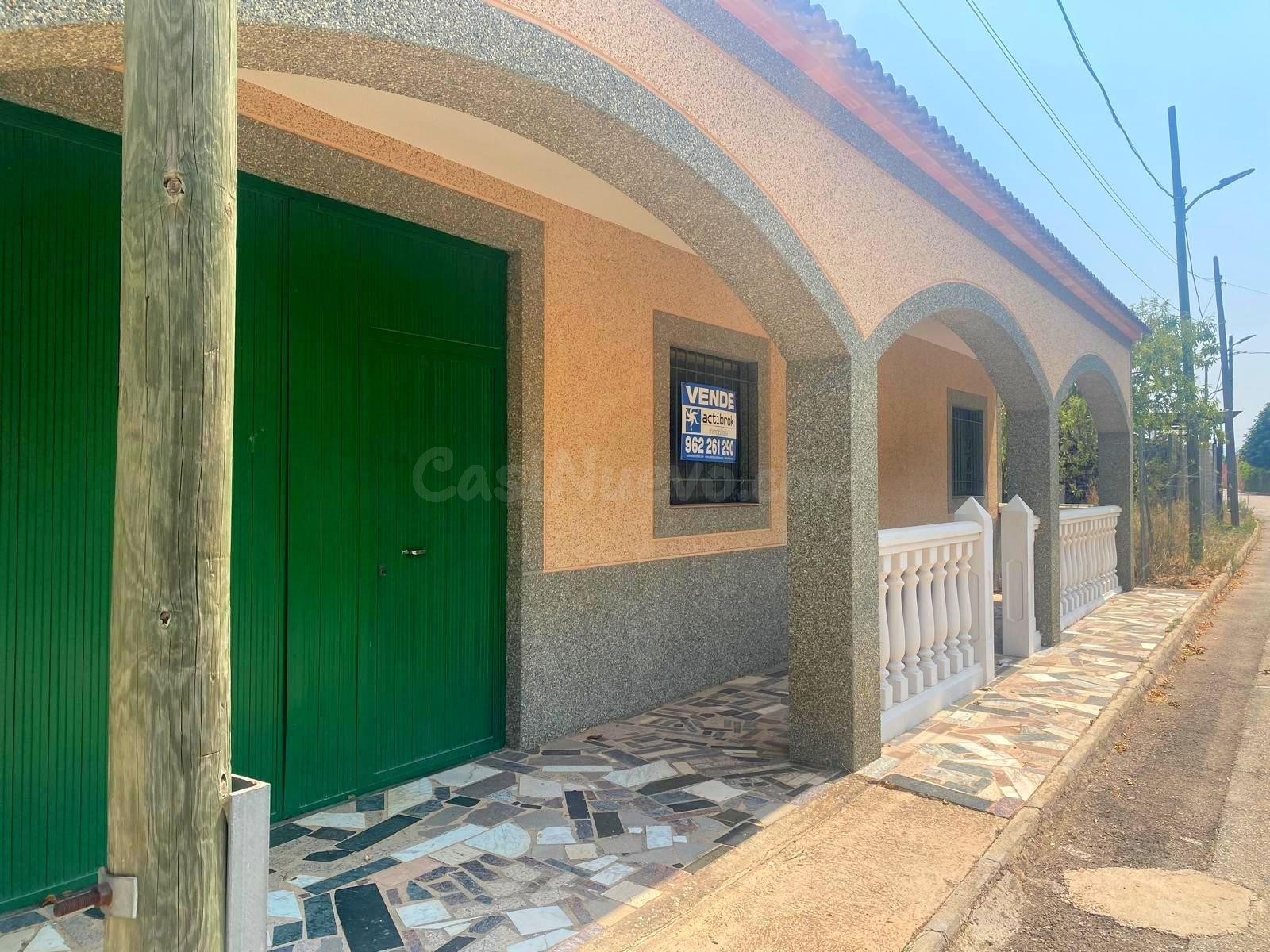 INMUEBLE DE DOS ALTURAS EN CONSTRUCCIÓN - foto 2