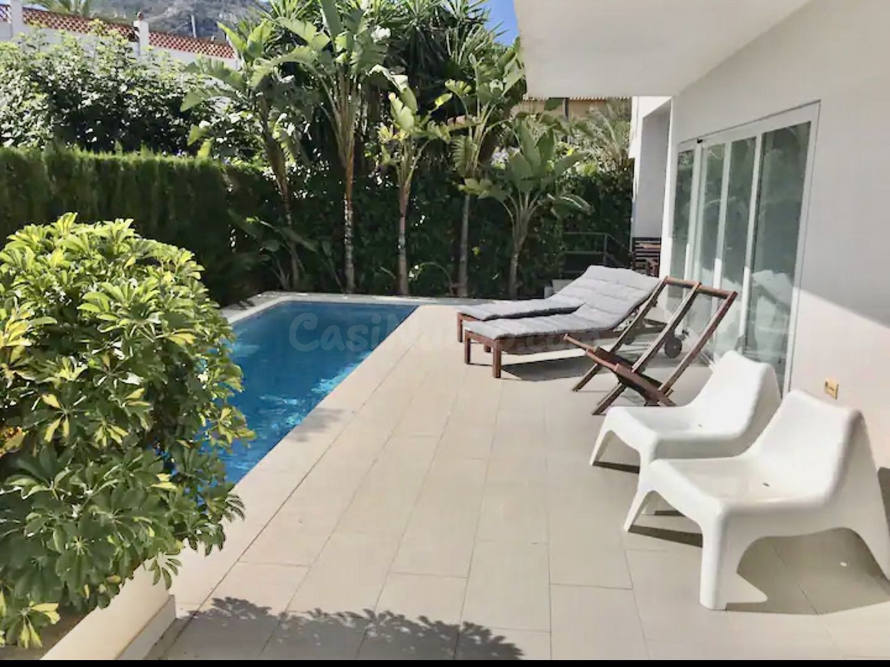 Casa en Ciutadella de Menorca con Derecho a Vuelo: Amplios Espacios, Gran Terraza y Garaje Incluido