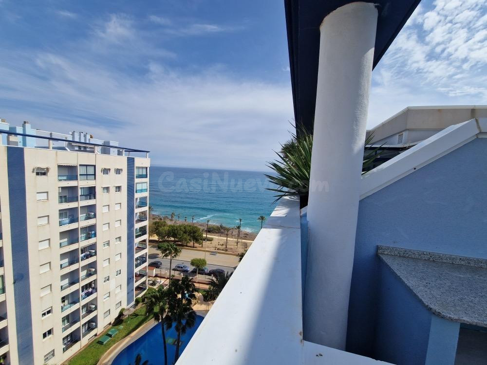 SE VENDE EL ÁTICO EN LA PRIMERA LÍNEA DE LA PLAYA