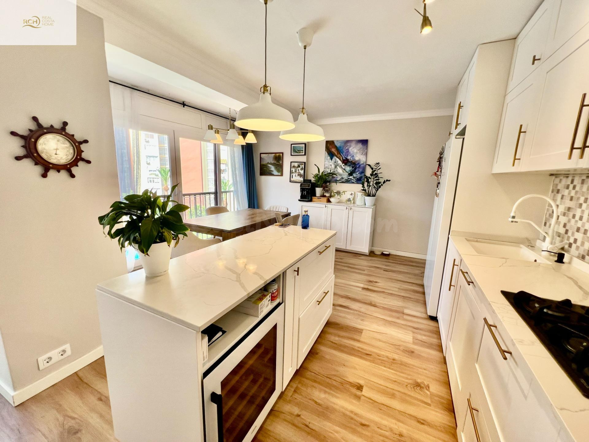 PISO DUPLEX EN VENTA CON 4 habitaciones