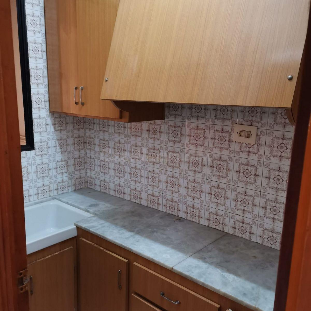 Local comercial, con dos dormitorios y baño en Teulada.