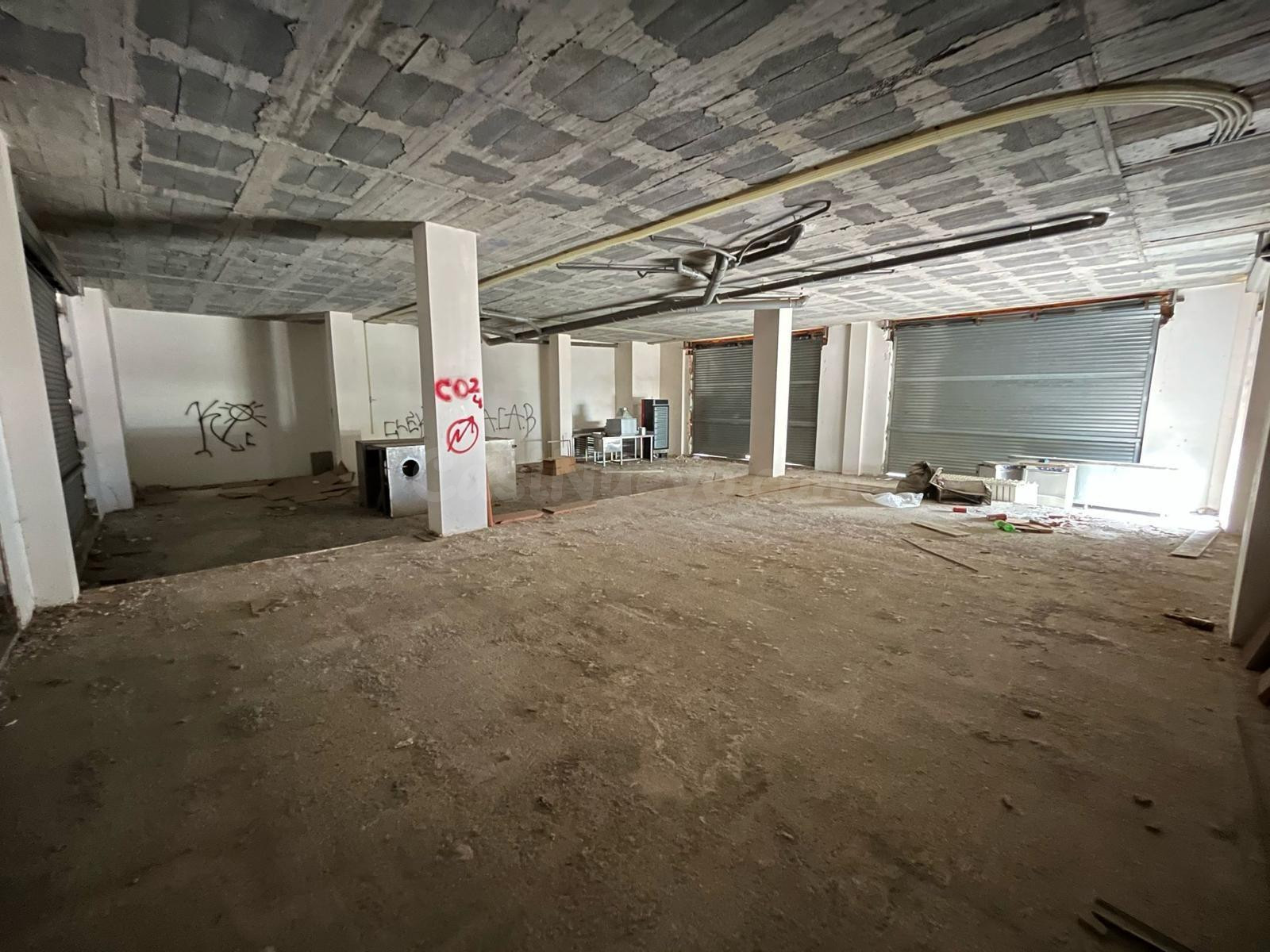LOCAL COMERCIAL ESQUINERO FRENTE A CAP IGUALADA NORD