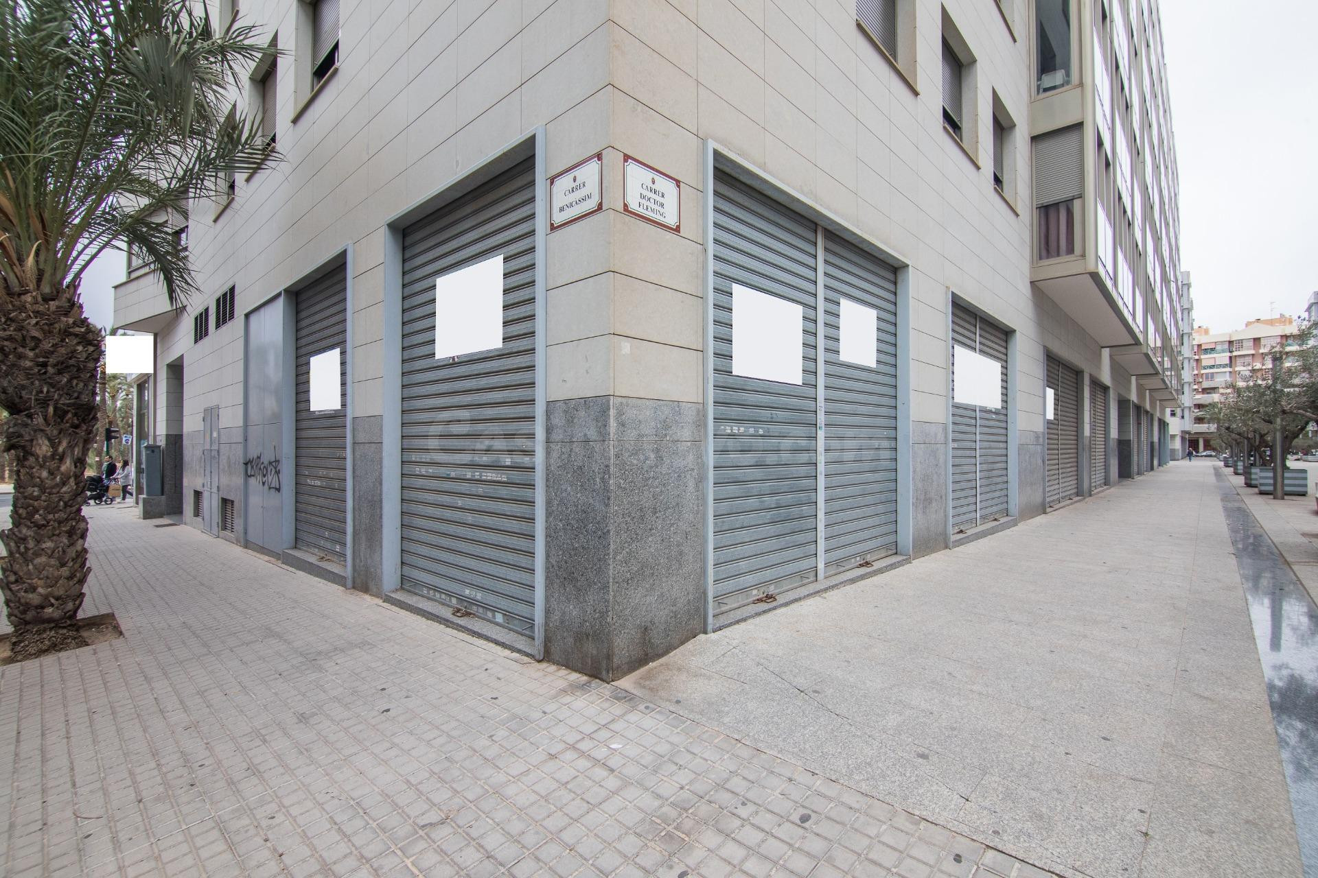 Local comercial ESQUINA con ubicación inmejorable.