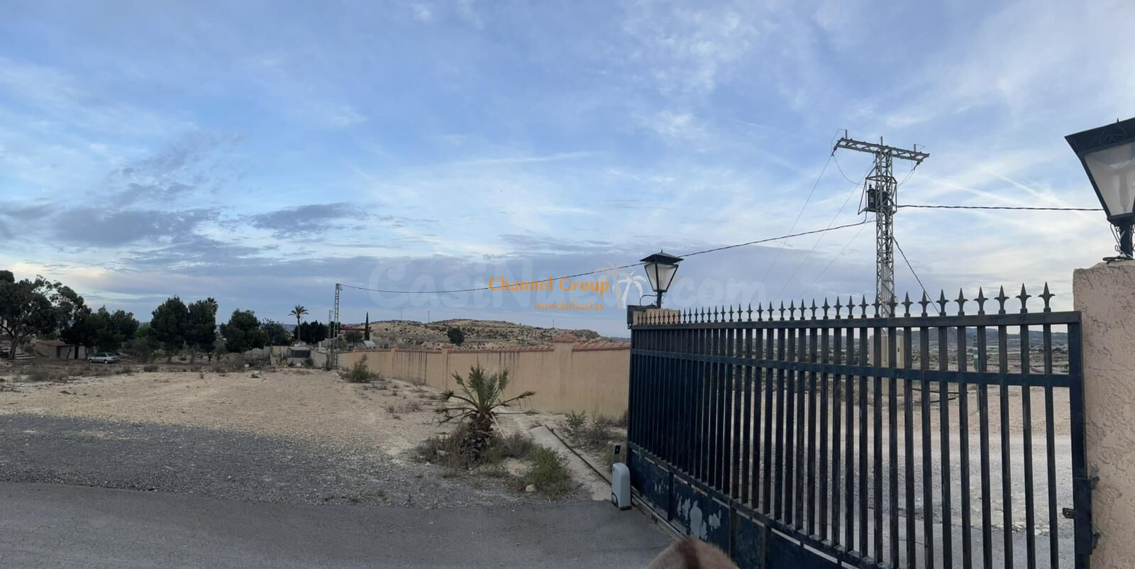 MARAVILLOSA CASA EN VENTA CON PARCELA DE 10.000MT2 EN NOVELDA!!