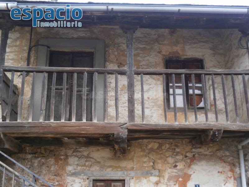 VENTA CASA DE PIEDRA EN FUENTES NUEVAS