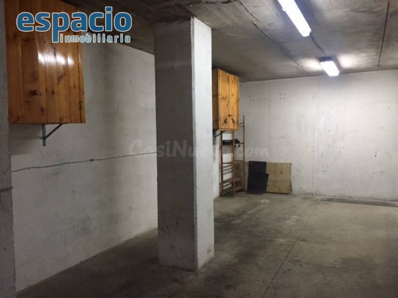 VENTA GARAJE CERRADO ZONA ALTA