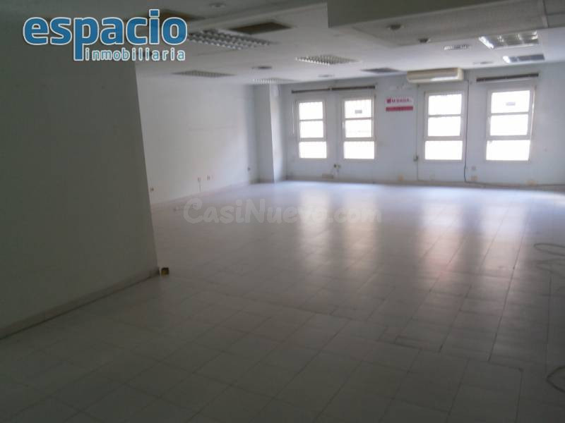 SE VENDE O ALQUILA OFICINA EN EL CENTRO DE PONFERRADA