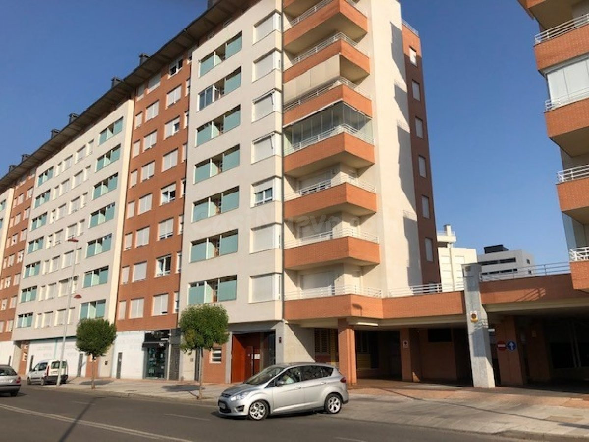 VENTA GARAJE EDIFICIO EL SOL LA ROSALEDA