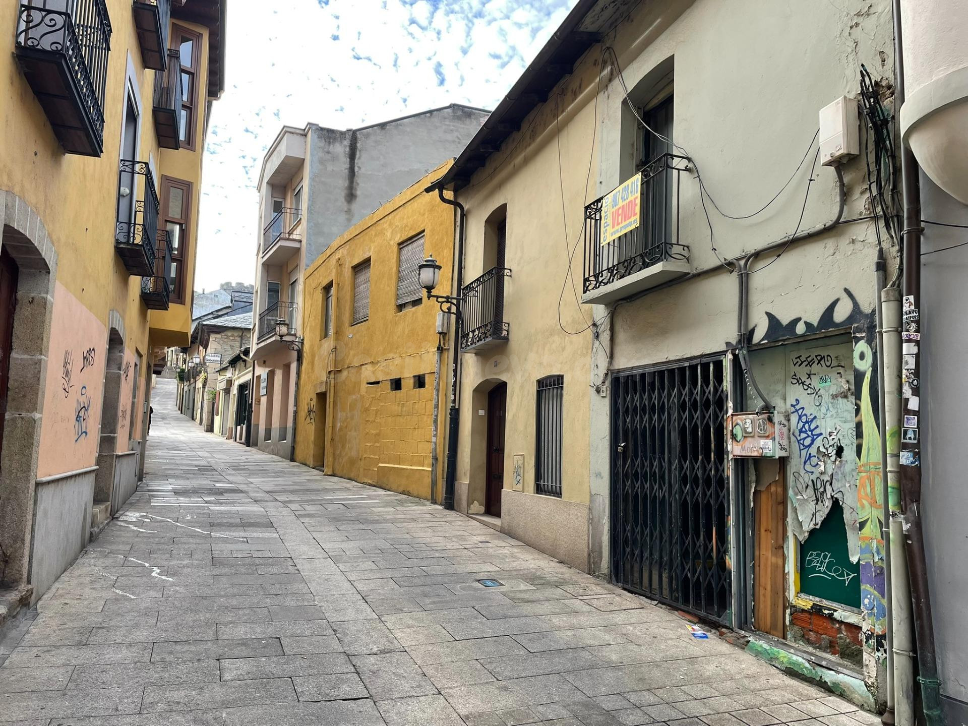 Venta casa en el casco antiguo de Ponferrada