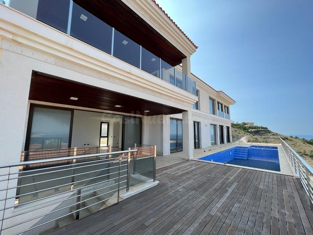 Chalet de lujo en Benidorm, zona Rincón de Loix.