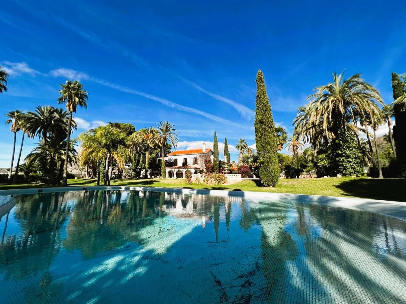 FINCA ECUESTRE DE ESTILO MEDITERRÁNEO.