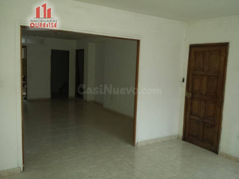 LOCAL COMERCIAL EN LA ZONA DE LAS LAGUNAS.