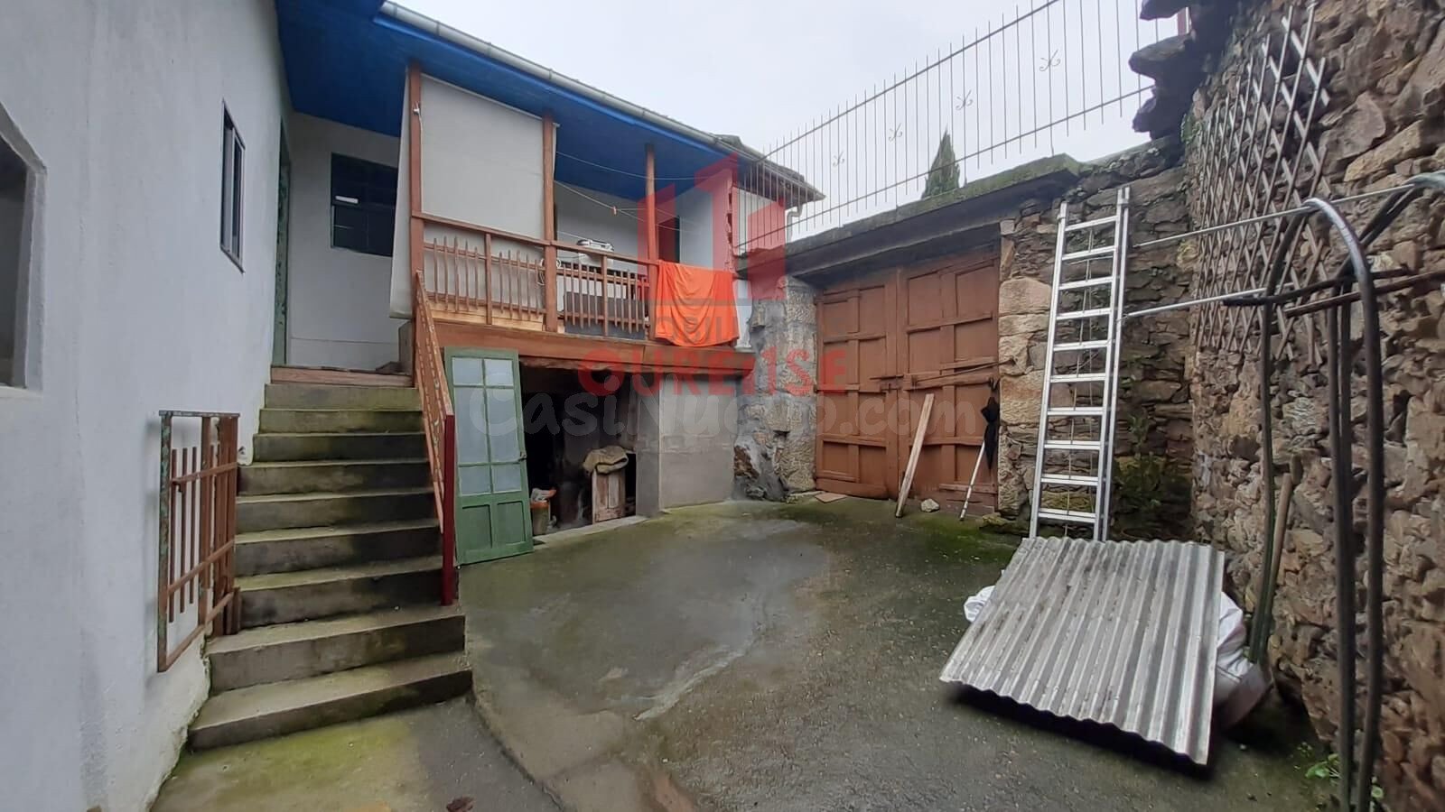 CASA CON GALPÓN, PATIO Y PEQUEÑA PARCELA CERCA DE CELANOVA - foto 4