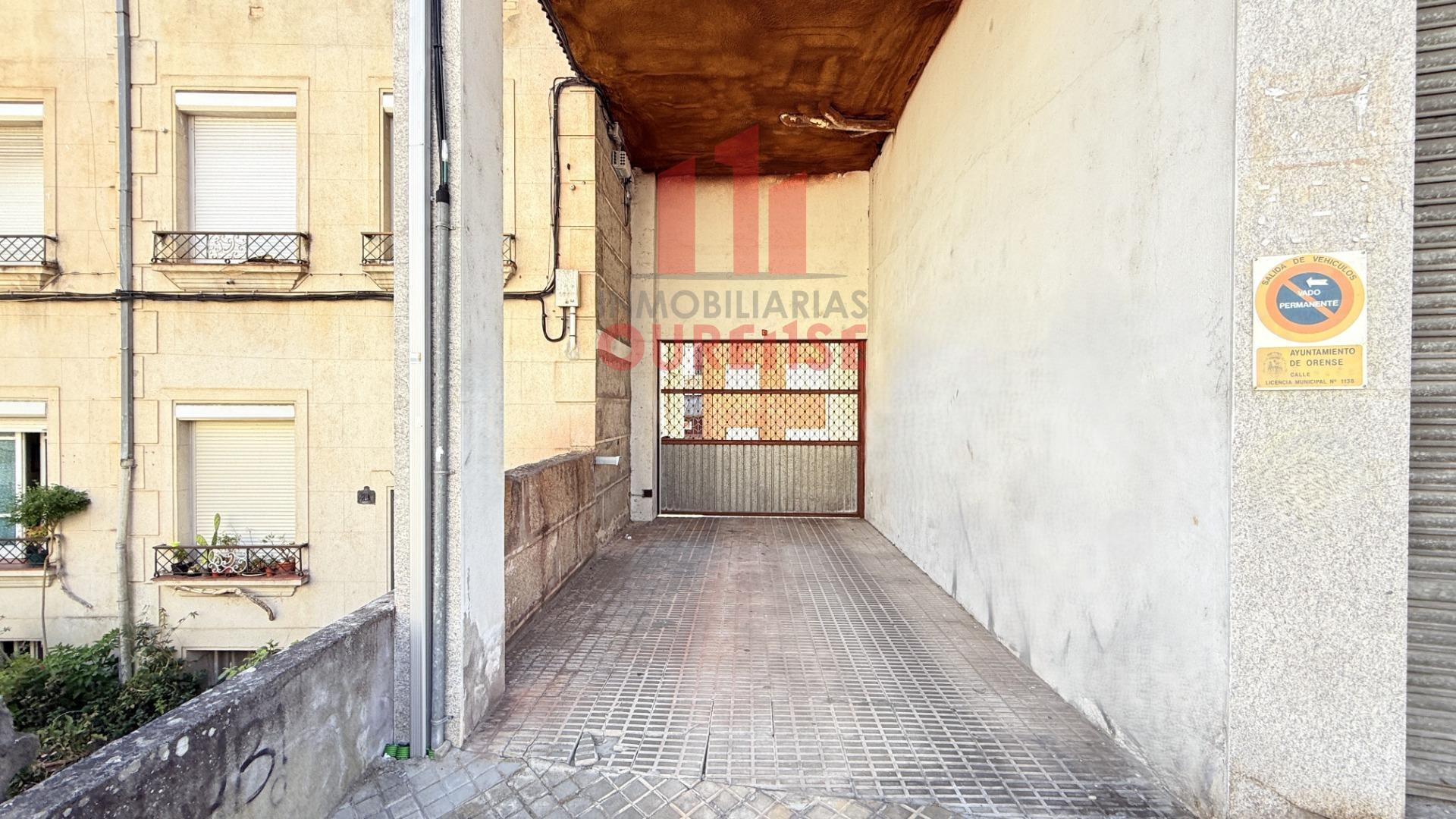 PLAZA DE GARAJE CERRADA EN O COUTO.