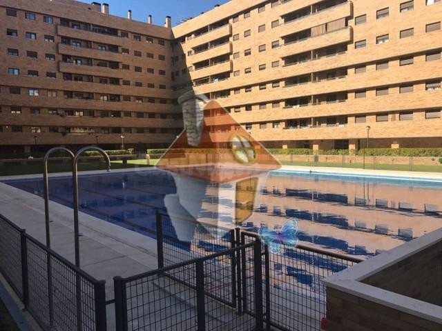 ALQUILER PLAZA DE GARAJE.C/LEONARDO DA VINCI Nº4.EL QUIÑÓN-SESEÑA