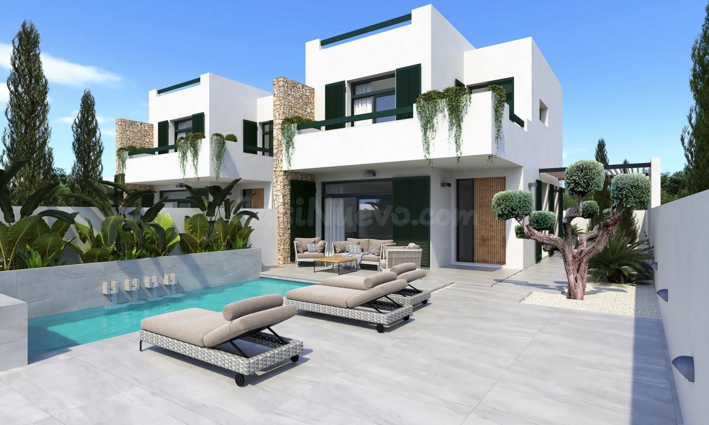 Villas independientes y semi adosadas de obra nueva en el típico pueblo de Daya Nueva.