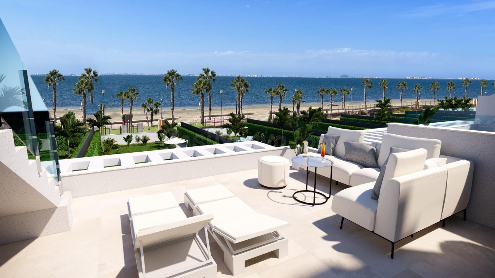Villas de lujo de nueva construcción frente al mar en Los Alcázares