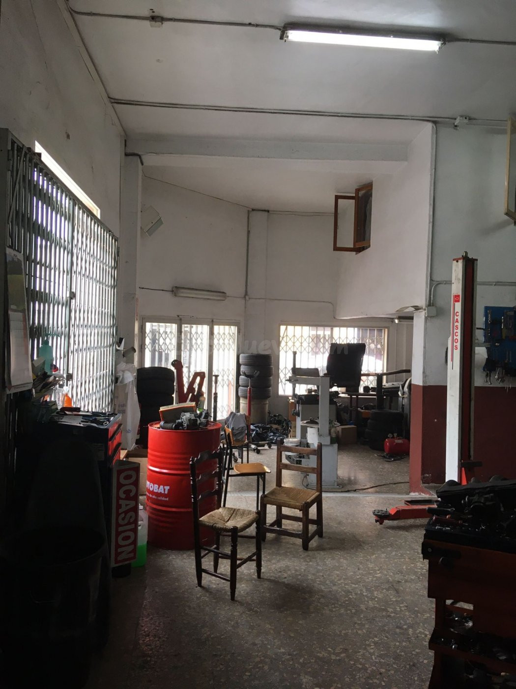 Taller automocion con mas de 20 anos. se vende con licencia  - foto 2