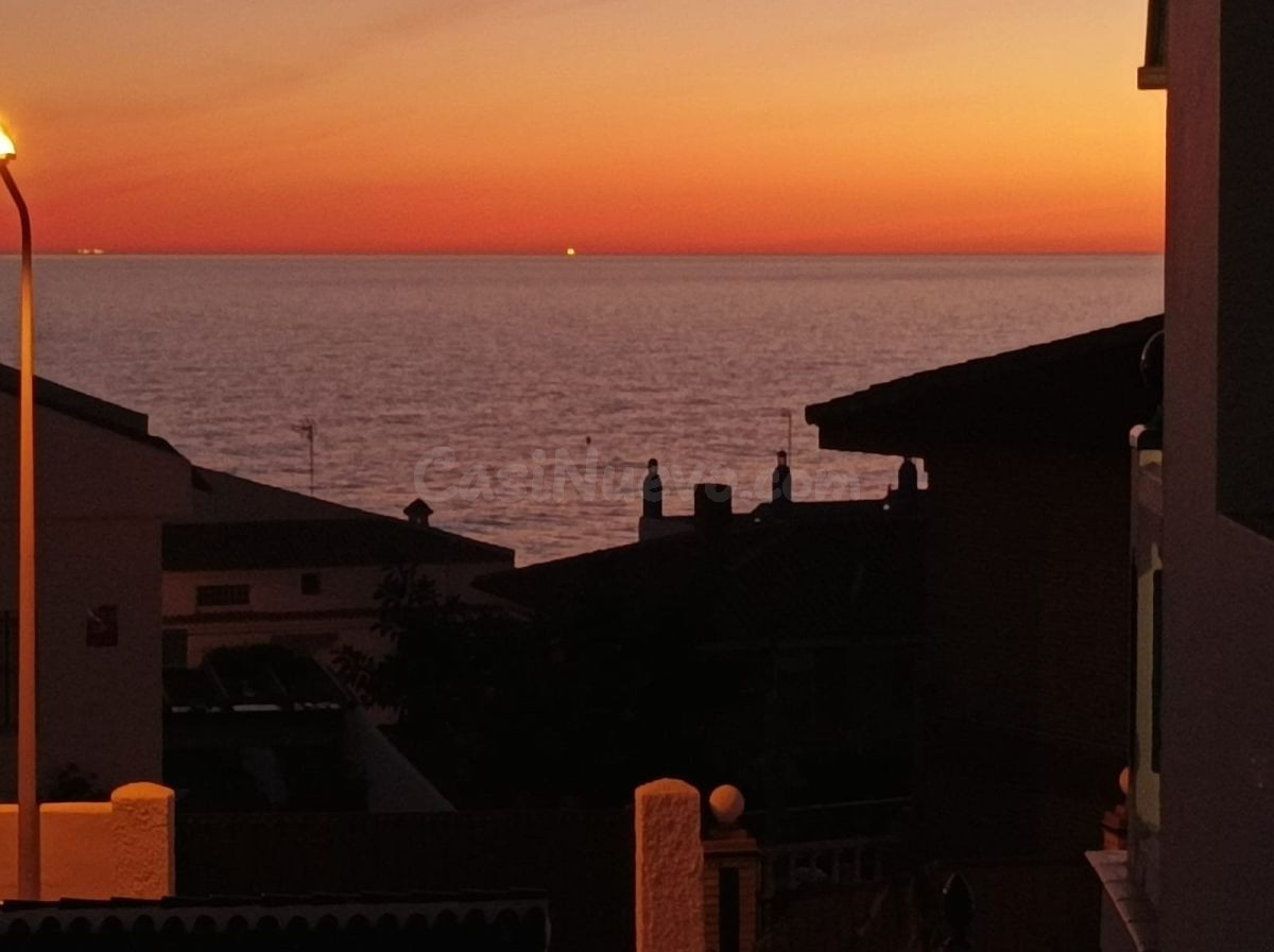 CHALET EN MATALASCAÑAS, HUELVA. MENOS DE UN MINUTO DEL PASEO MARÍTIMO, 100 MTS.