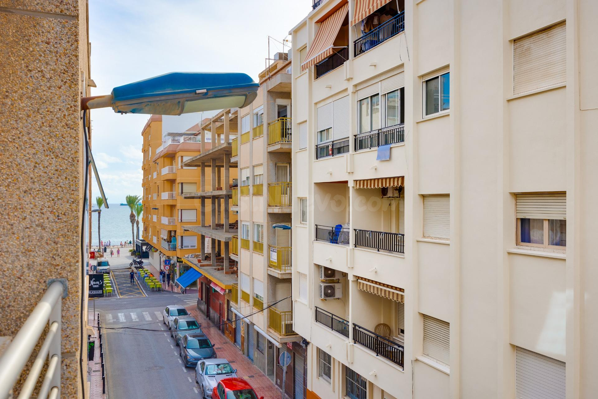 SE VENDE BONITO Y LUMINOSO APARTAMENTO !!!!!! PASEO MARITIMO!!! INMEJORABLE situación!!!