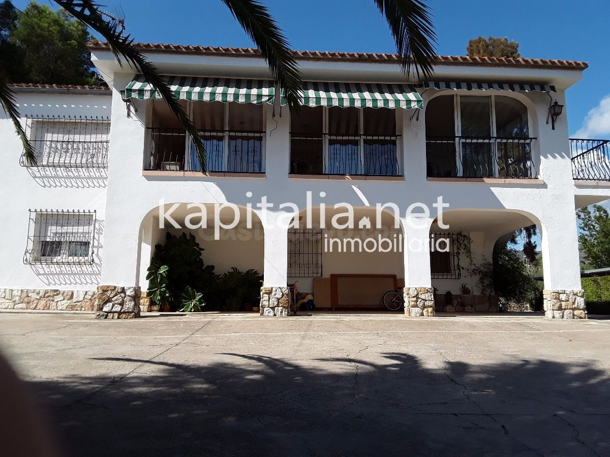 Gran Chalet en venta zona el Pilar en Ontinyent