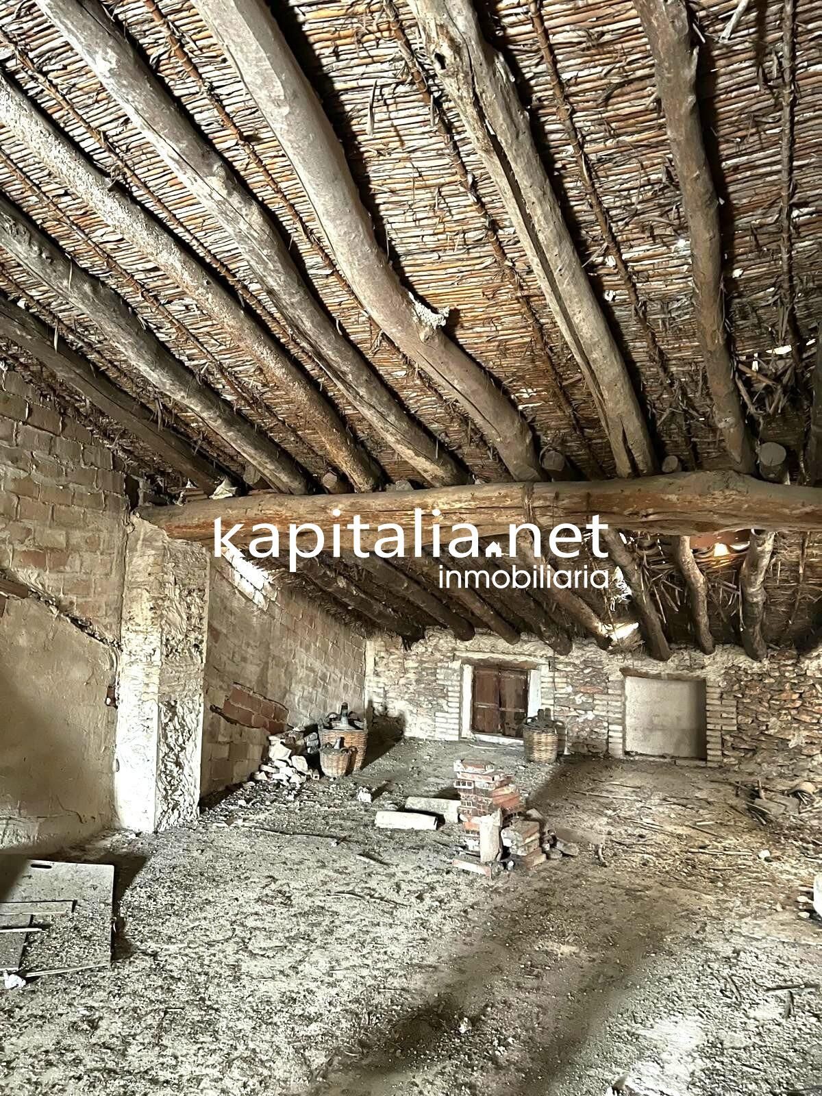 CASA A LA VENTA PARA REFORMAR EN BENISSUERA. - foto 4
