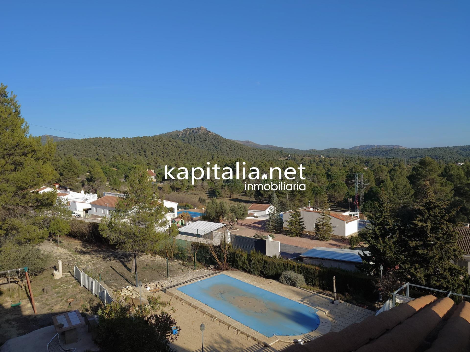 Chalet a la venta en la Sierra Mariola, Bocairent - foto 4