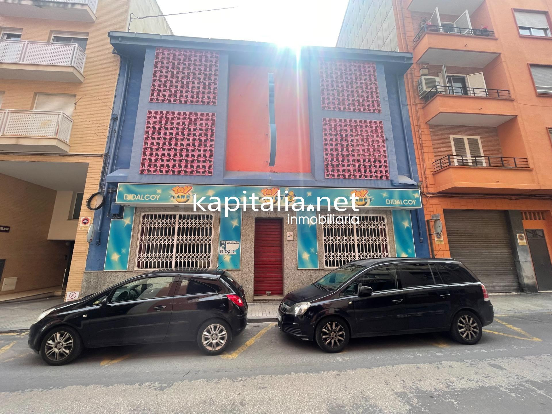 Edificio en venta en el Ensanche