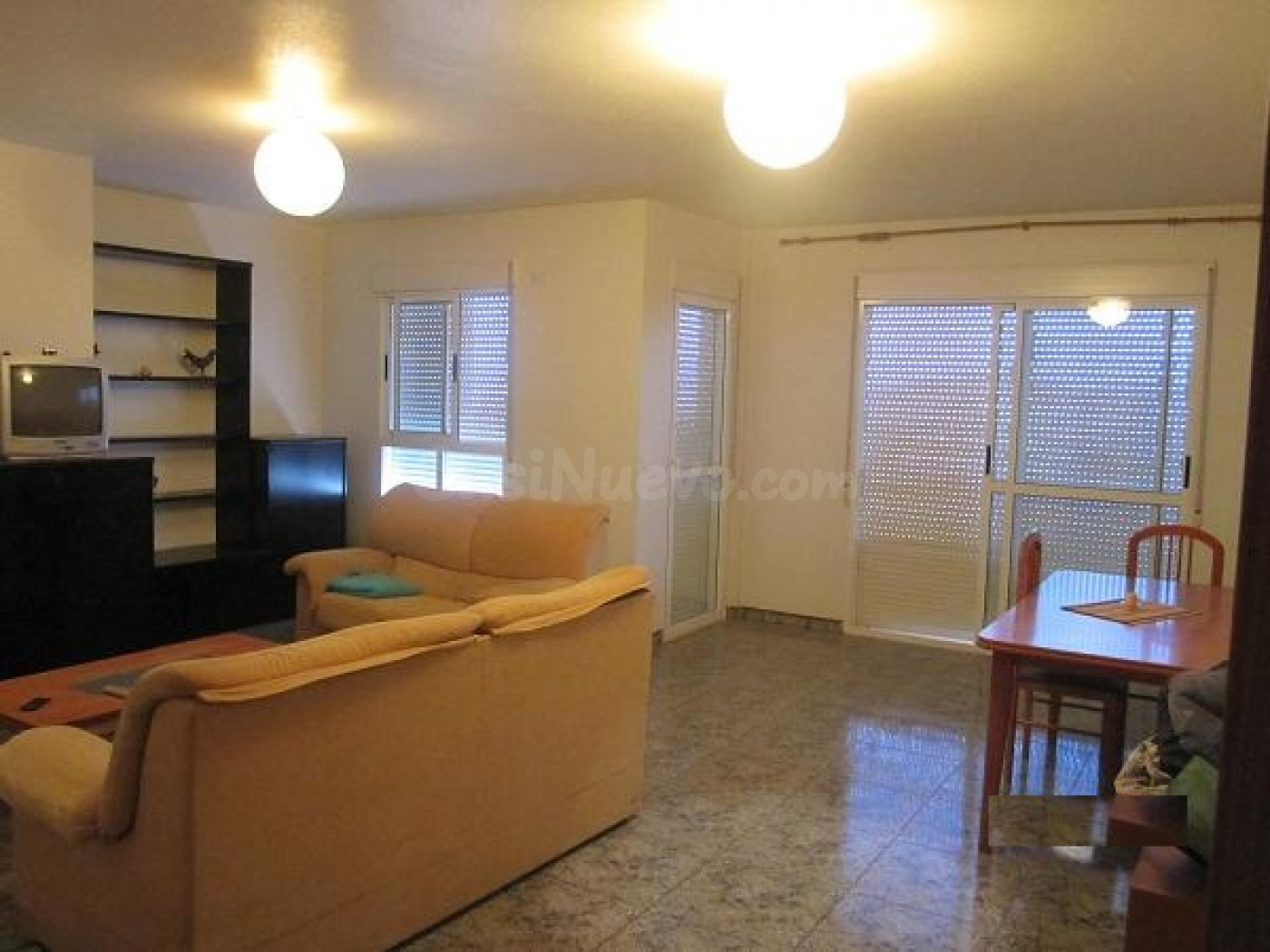 Piso con tres dormitorios y garaje en Puerto Lumbreras