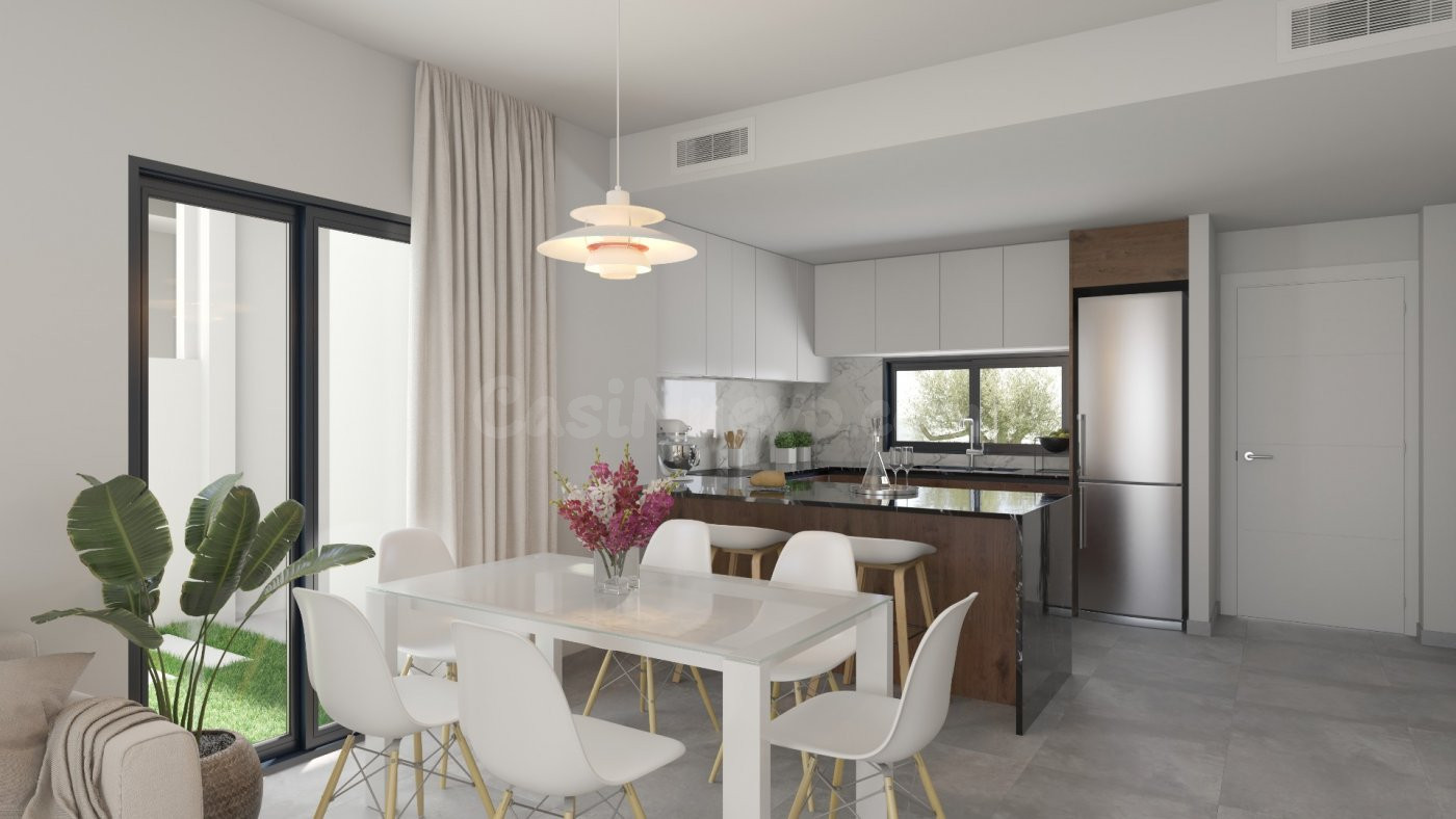 Apartamentos planta baja con parcela privada y planta alta con solárium, Golf Resort