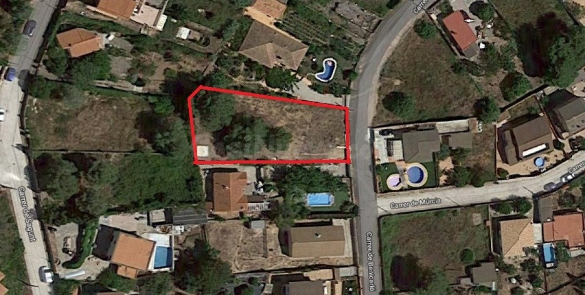 Parcela en Canyelles (Les Palmeres)