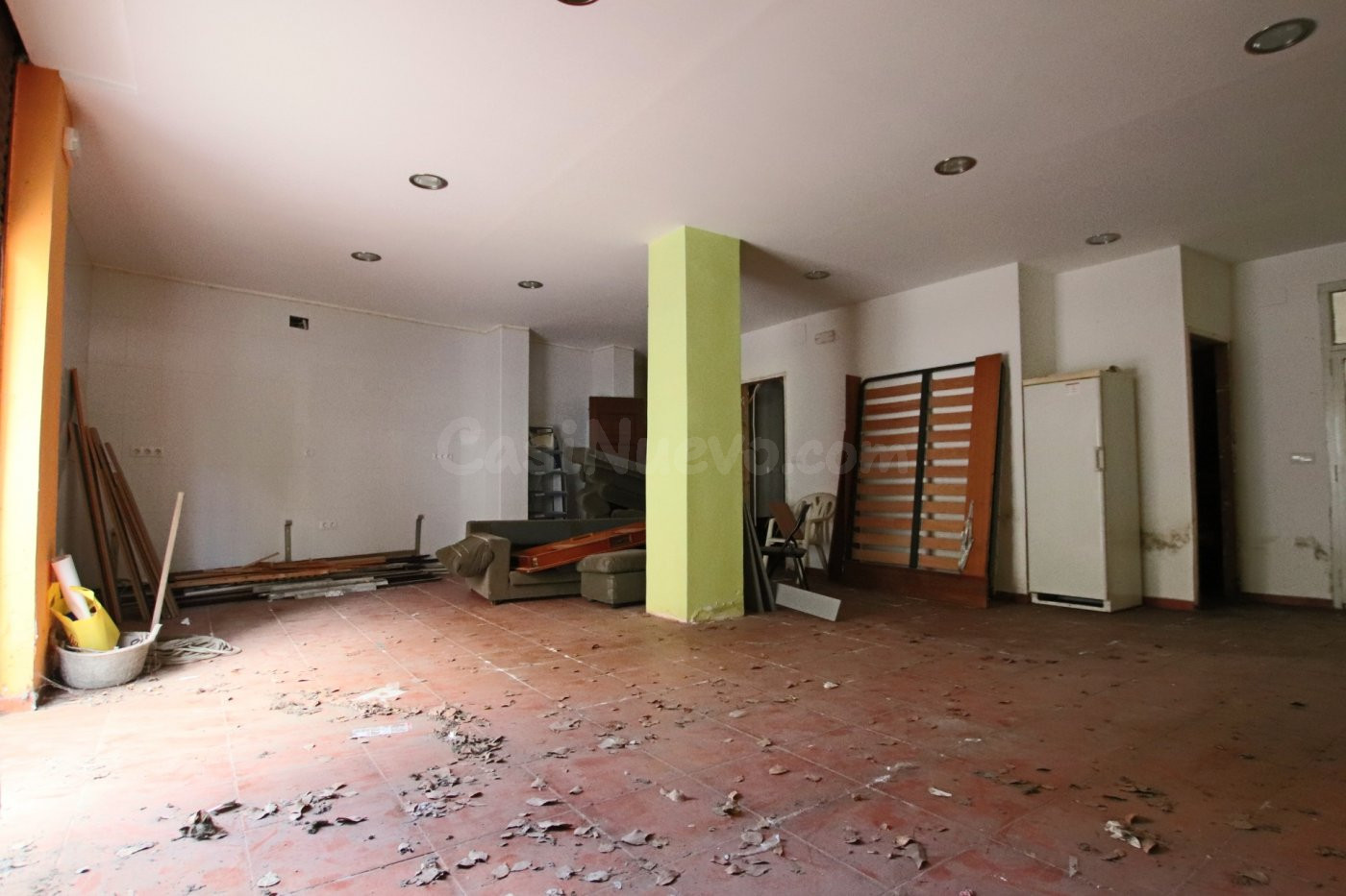 LOCAL IDEAL  PARA CUALQUIER  TIPO DE NEGOCIO, MUY  ZONA COMERCIAL