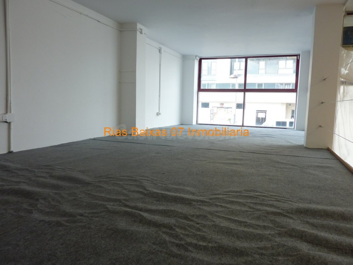 REF 1981 LOCAL COMERCIAL 150 m2  (PORRIÑO) - foto 4