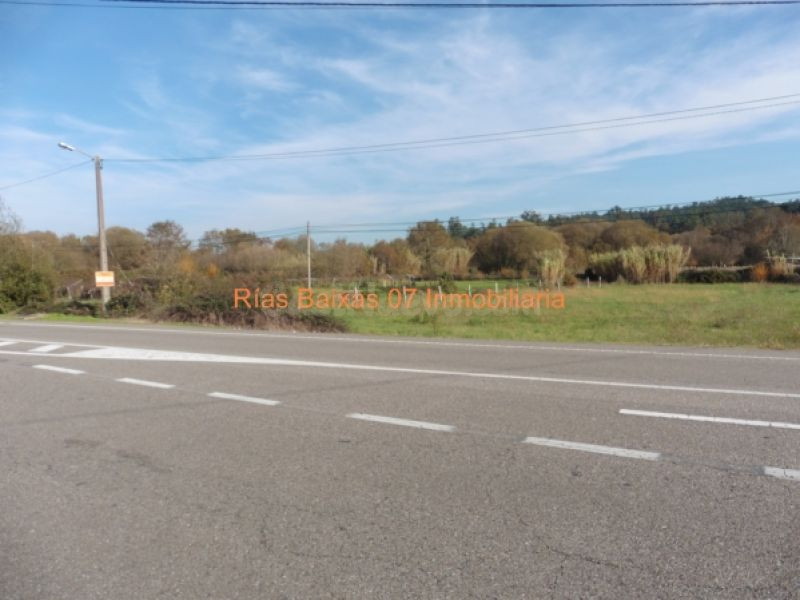 REF 2366 SOLAR LLANO Y SOLEADO CON PROYECTO 1266 m2 CRUCEIRO