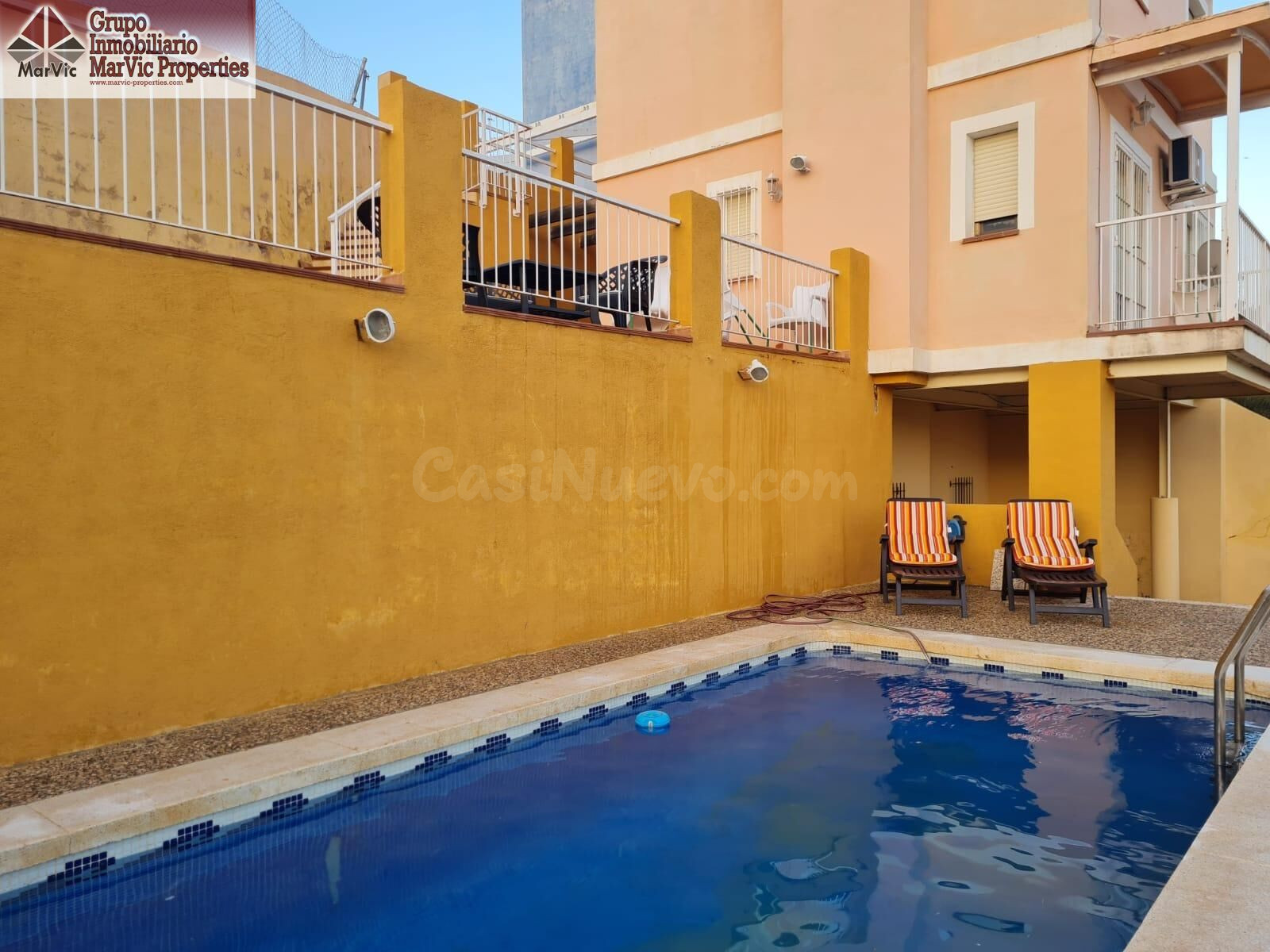 Encantador Chalet en Relleu con Piscina y Espacios Exteriores